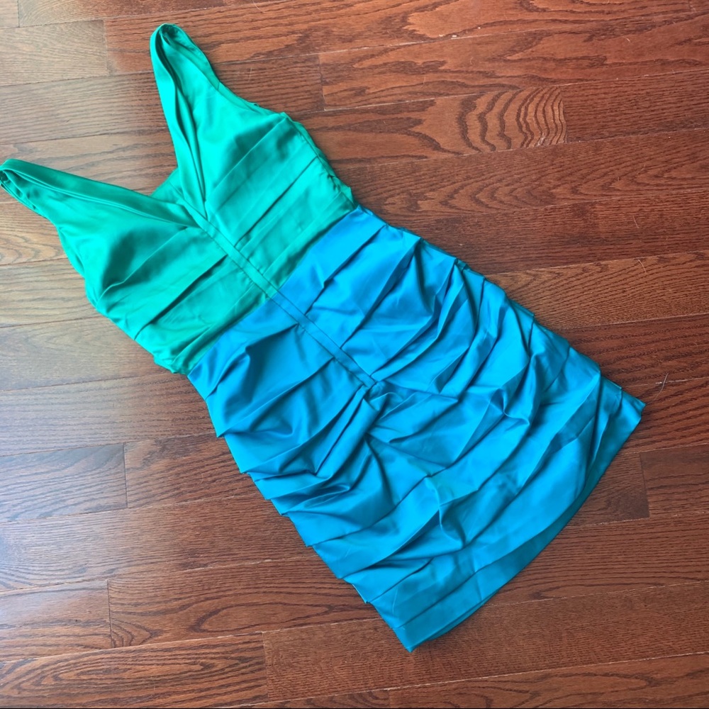 4/$25 Express Colorblock Dress - Picture 3 of 5